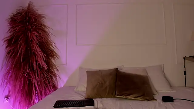  ashleymiller online show from 14, 2, 2025