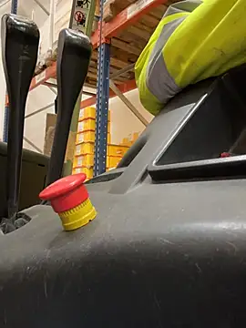 jovenestraviesos online show from 5, 2, 2026