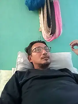 Andresguz35 online show from 2, 2, 2026