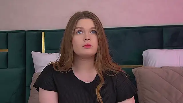 CrystalLyons online show from 17, 5, 2026