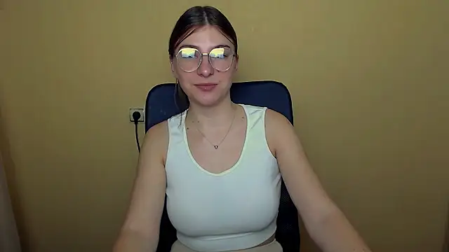 Luna Lush  online show from 6, 11, 2025