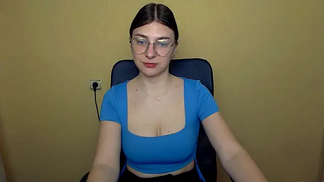 Luna Lush  online show from 19, 12, 2025