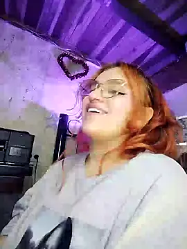 SophiaWeestt99 online show from 5, 3, 2025