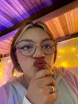 SophiaWeestt99 online show from 10, 9, 2025