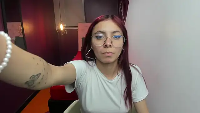 Snapshot of Molly_naughty__ chatting on 11, 12, 2024 Molly naughty online show from 11, 12, 2024