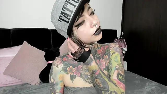 NikkiRamone online show from 10, 1, 2025