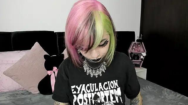 NikkiRamone online show from 23, 1, 2025