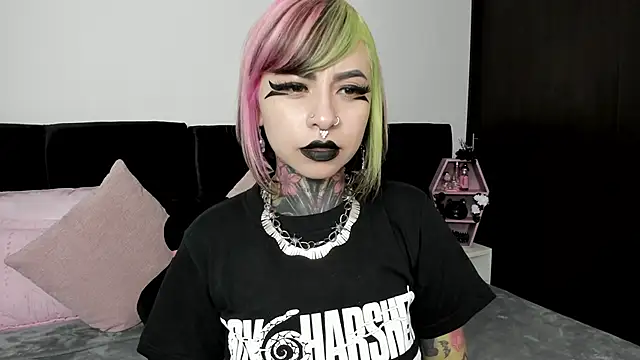 NikkiRamone online show from 24, 1, 2025