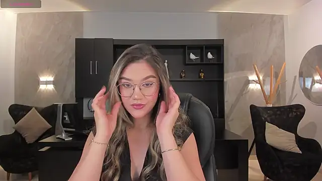 RebeccaHudson online show from 11, 2, 2025