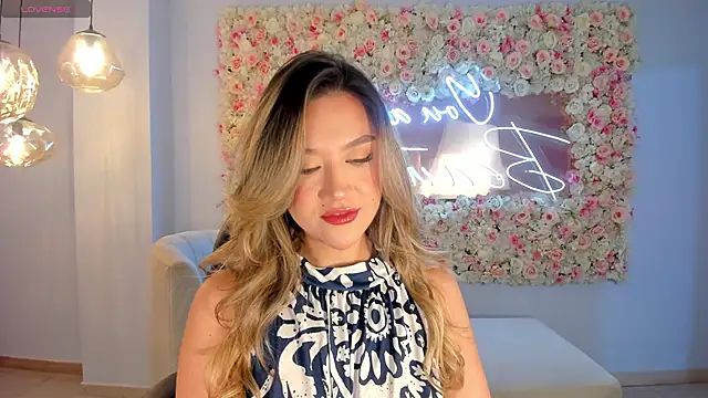 RebeccaHudson online show from 13, 10, 2025