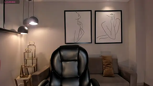 RebeccaHudson online show from 17, 12, 2025