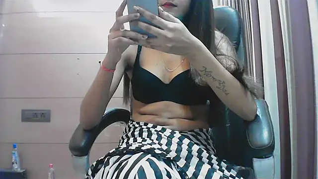 Snapshot of collage_hoty chatting on 16, 10, 2025 collage hoty online show from 16, 10, 2025