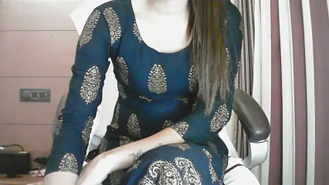 collage hoty online show from 18, 12, 2025