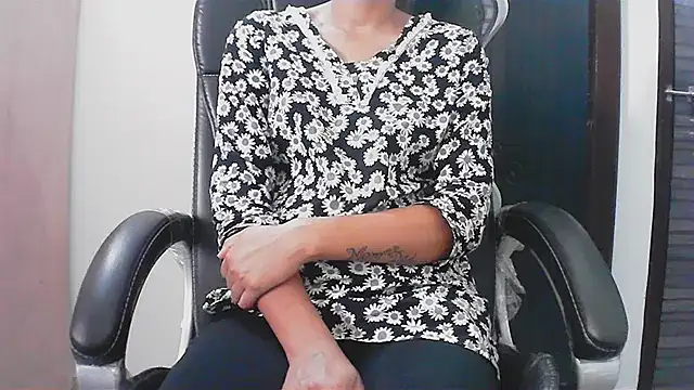 Snapshot of collage_hoty chatting on 13, 4, 2026 collage hoty online show from 13, 4, 2026