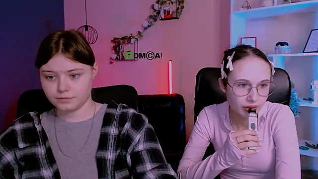 nikole kitt online show from 23, 3, 2026