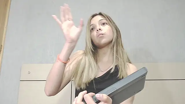 andreau18 online show from 14, 12, 2024