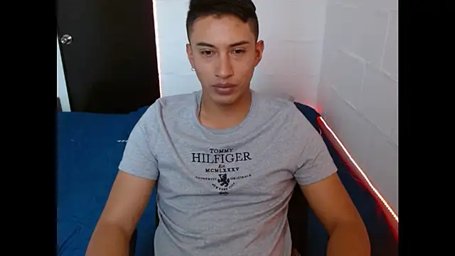 Snapshot of Davixx258 chatting on 4, 2, 2025 Davixx258 online show from 4, 2, 2025