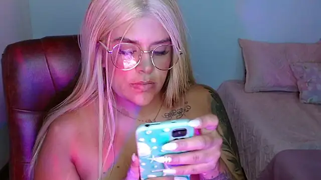 SofiaaCortes online show from 17, 3, 2025