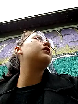 lara moon25 online show from 12, 12, 2024