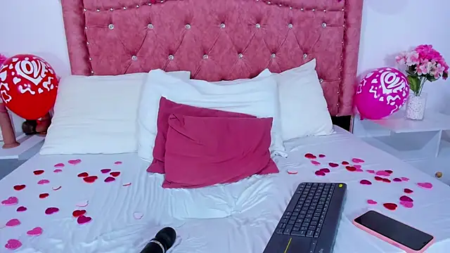 Mia Malkovaa  online show from 14, 2, 2025