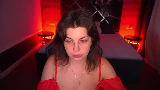 MirandaWong online show from 28, 10, 2025