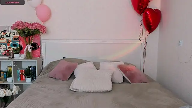 Snapshot of LittleKiitten chatting on 23, 5, 2026 LittleKiitten online show from 23, 5, 2026