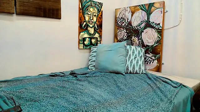 GoldenPussyXOXO online show from 18, 2, 2025