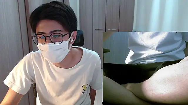 Snapshot of ryota_kkk chatting on 13, 5, 2026 ryota kkk online show from 13, 5, 2026