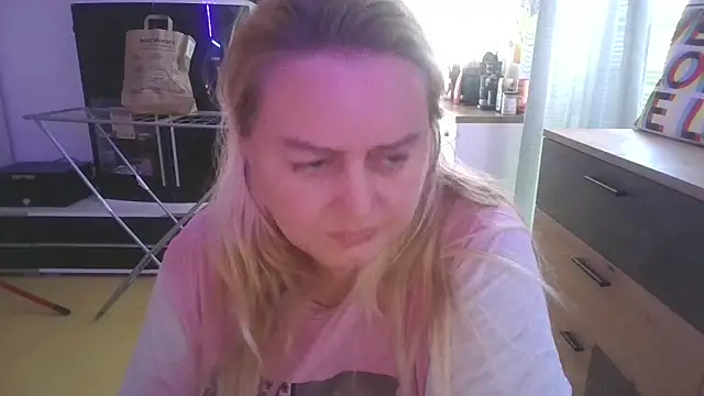 Meliss Official9 online show from 20, 3, 2025