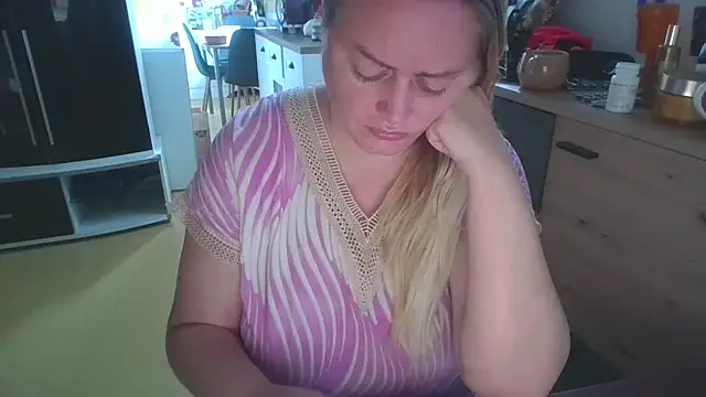 Meliss Official9 online show from 17, 9, 2025