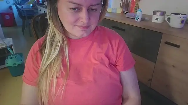 Snapshot of Meliss_Official9 chatting on 21, 4, 2026 Meliss Official9 online show from 21, 4, 2026