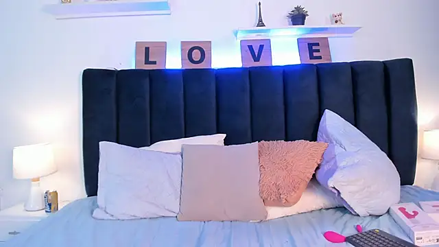 Valeria07  online show from 1, 2, 2025