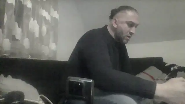 Snapshot of NewyorkDimi chatting on 4, 2, 2025 NewyorkDimi online show from 4, 2, 2025