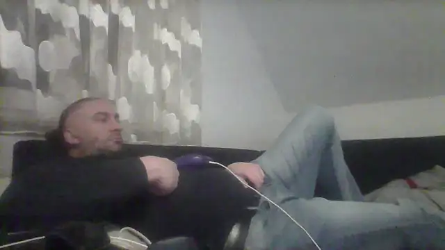 Snapshot of NewyorkDimi chatting on 8, 2, 2025 NewyorkDimi online show from 8, 2, 2025