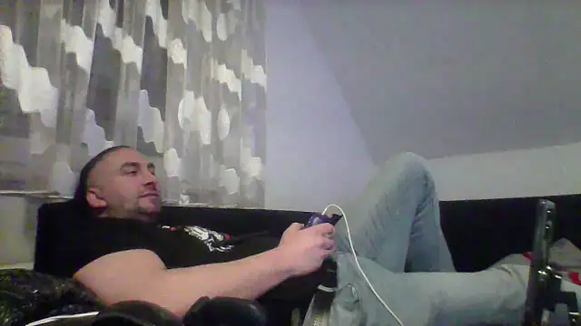 Snapshot of NewyorkDimi chatting on 6, 3, 2025 NewyorkDimi online show from 6, 3, 2025