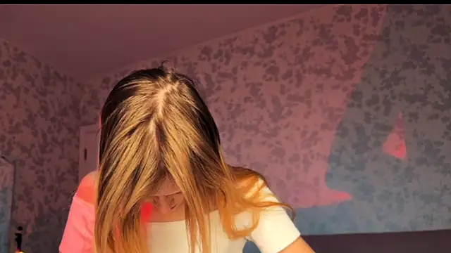 Snapshot of Evvie_Summn1 chatting on 2, 12, 2025 Evvie Summn1 online show from 2, 12, 2025