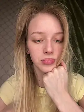 Snapshot of Evvie_Summn1 chatting on 1, 2, 2026 Evvie Summn1 online show from 1, 2, 2026