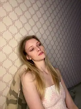 Snapshot of Evvie_Summn1 chatting on 23, 2, 2026 Evvie Summn1 online show from 23, 2, 2026