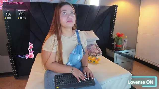 MAHIASMITH13 online show from 20, 10, 2025