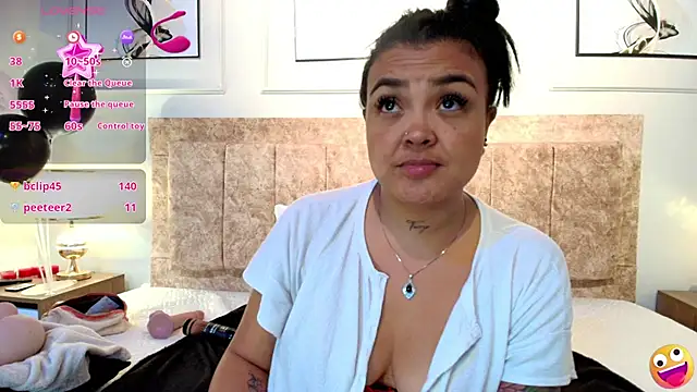 Snapshot of lyn_adamns chatting on 4, 12, 2024 lyn adamns online show from 4, 12, 2024