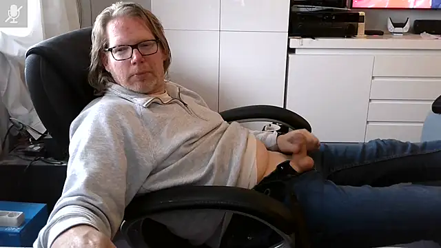 Snapshot of VSteph chatting on 12, 6, 2026 VSteph online show from 12, 6, 2026