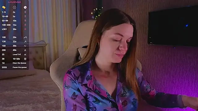 Lovella Lips online show from 23, 12, 2024