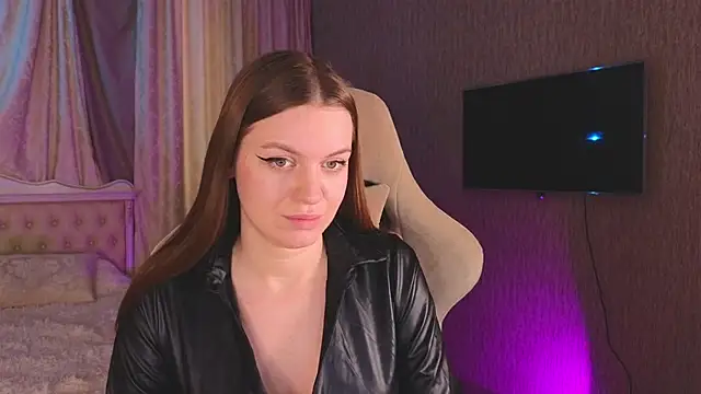 Lovella Lips online show from 14, 1, 2025