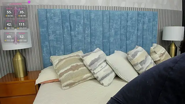 pretty sunlight  online show from 16, 10, 2025