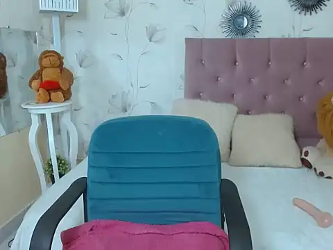 madisson smalltits online show from 28, 1, 2025