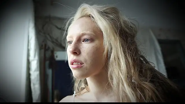 Snapshot of _Phantom_thread_ chatting on 25, 2, 2025 Phantom thread online show from 25, 2, 2025