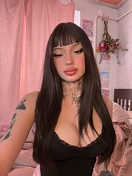 Snapshot of madelinexx chatting on 8, 7, 2026 madelinexx online show from 8, 7, 2026