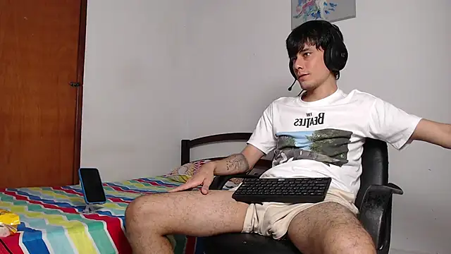 Huge latin cock online show from 17, 12, 2024