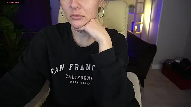 Snapshot of MaribelRiverr_ chatting on 10, 12, 2024 MaribelRiverr online show from 10, 12, 2024