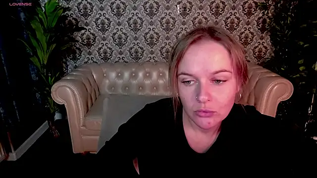Snapshot of MaribelRiverr_ chatting on 21, 9, 2025 MaribelRiverr online show from 21, 9, 2025